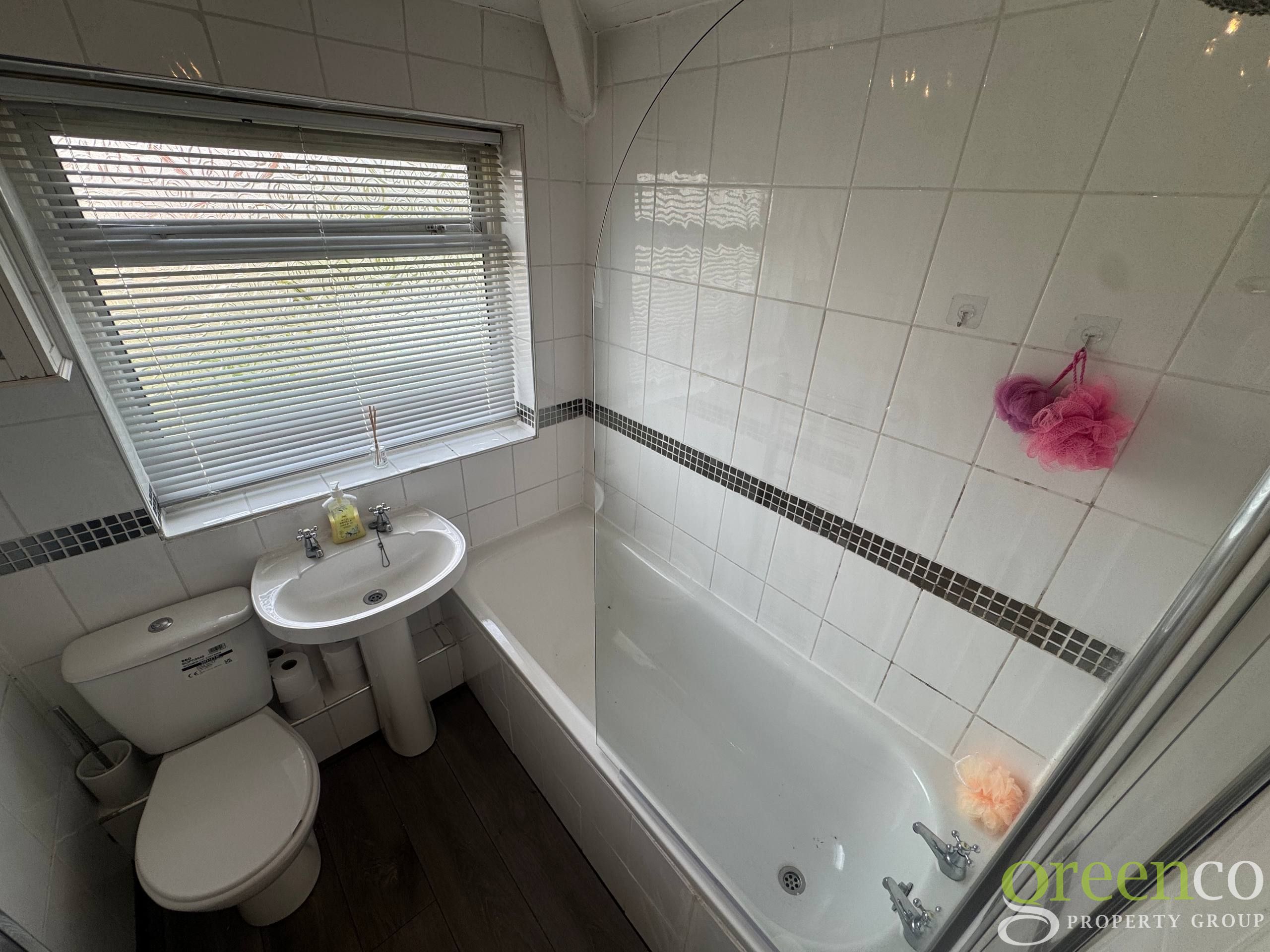 Ashbourne Crescent, Roby — photo 19 of 24